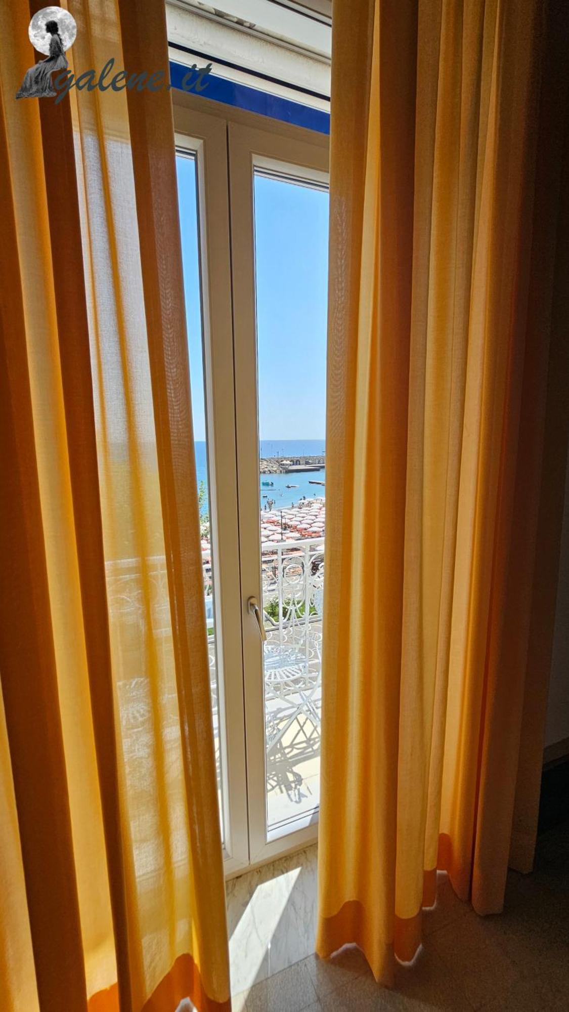 Galene - Beachfront In Costa D'Amalfi Maiori Buitenkant foto