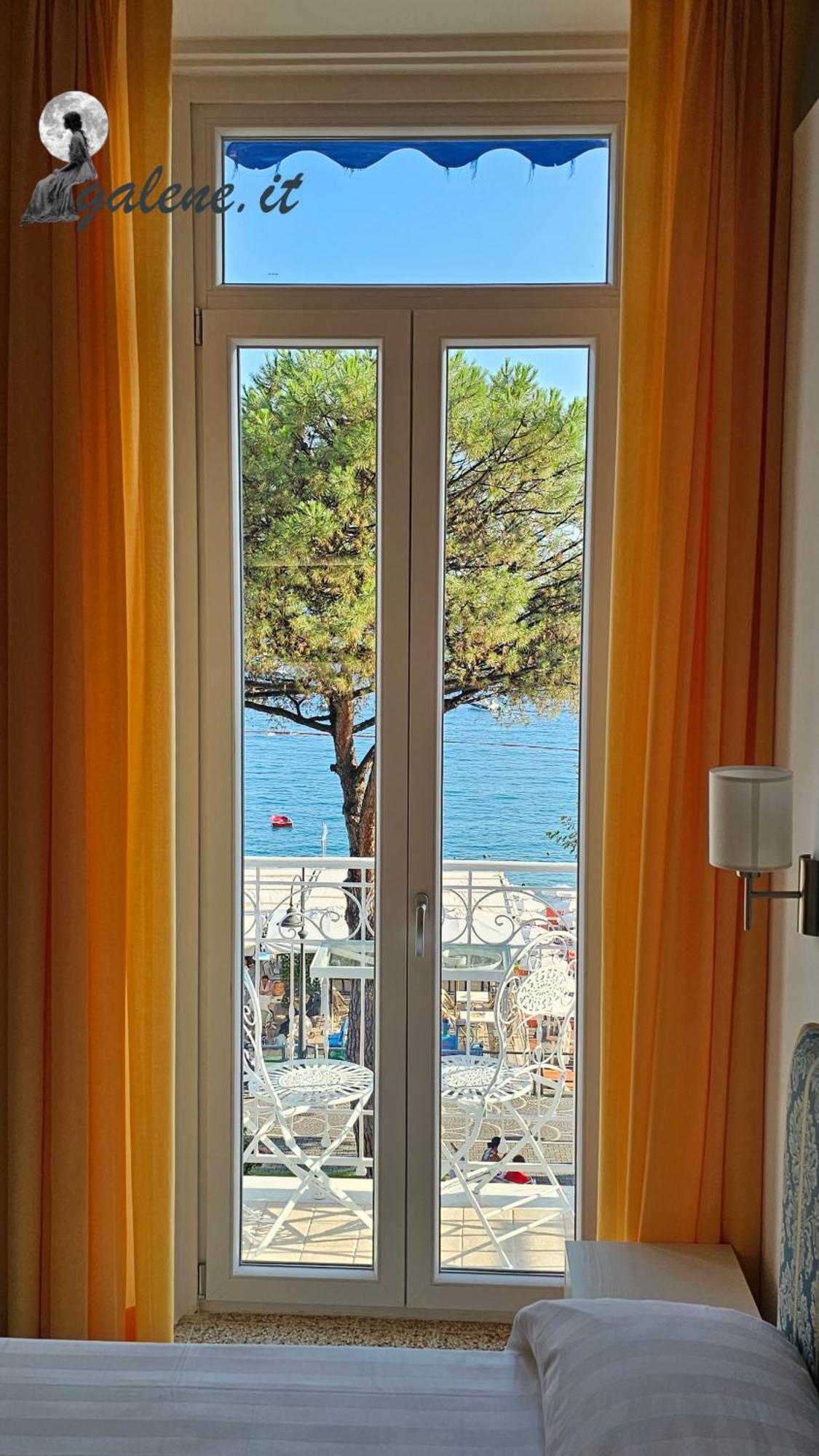 Galene - Beachfront In Costa D'Amalfi Maiori Buitenkant foto