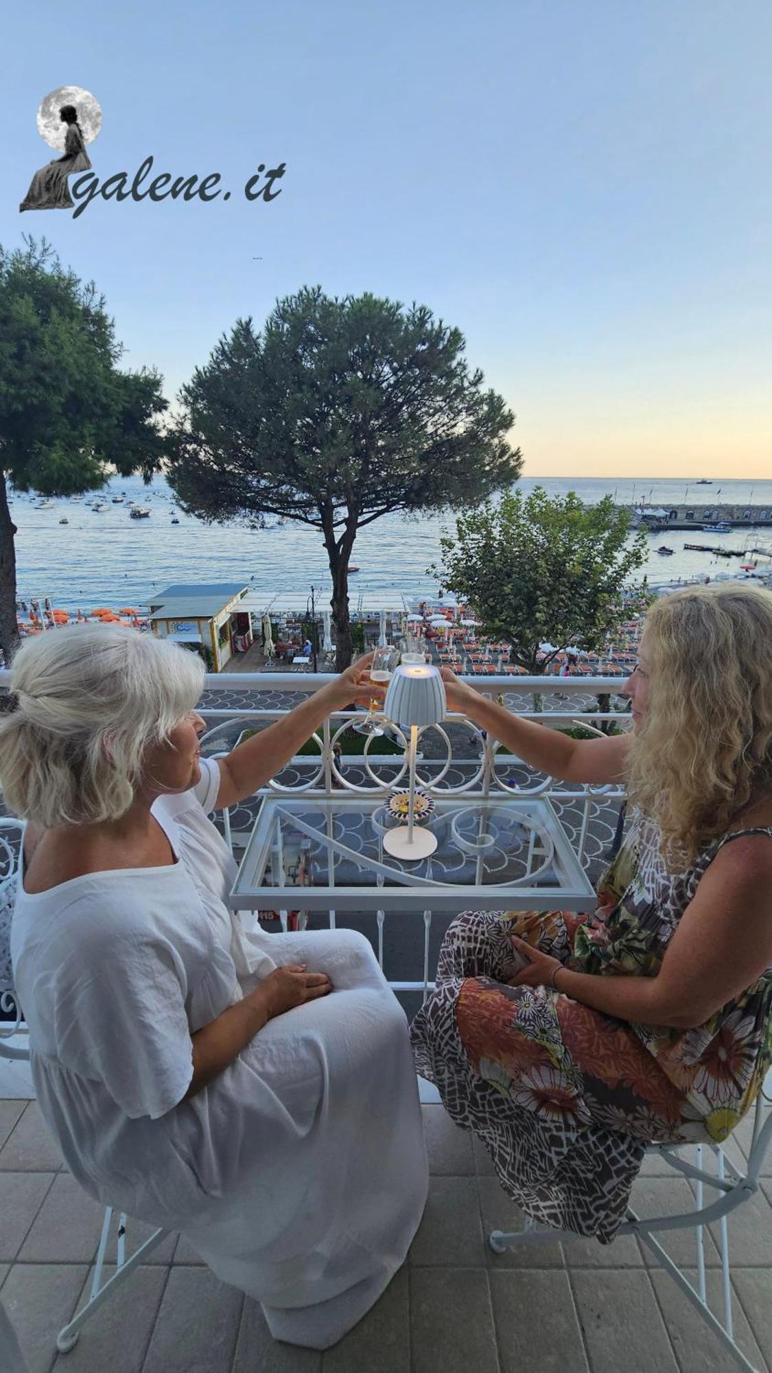 Galene - Beachfront In Costa D'Amalfi Maiori Buitenkant foto